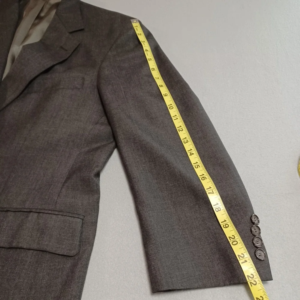 Vintage Mens Charcoal Gray Two Button Blazer Sport Coat Made in USA 42S